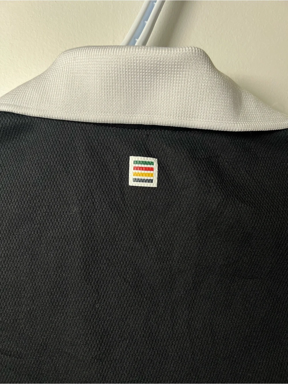 Hudson’s Bay Women’s Small Chic Sleeveless Polo Tank Top Black with White Trim - Picture 5 of 5